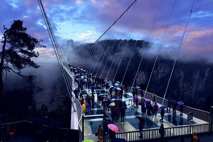 長(zhǎng)沙出發(fā)到張家界玻璃橋、天門(mén)山、玻璃棧道、鳳凰古城3日游